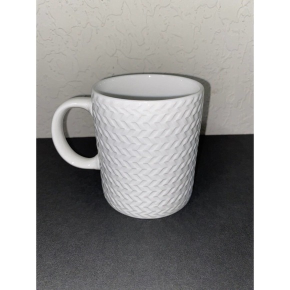 Lot Of 6 Pfaltzgraff Everyday Winston Coffee Mugs Cups White Zig Zag Pattern - Picture 4 of 10